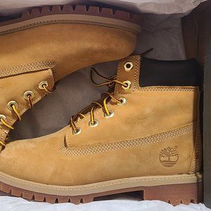 NWB 6" Timberland Boots Wheat Men Kids Youth Size 5 MSRP 160 Classic